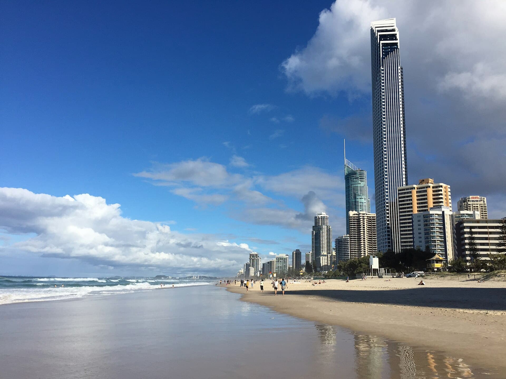 Surfers Paradise Beach in winter 01